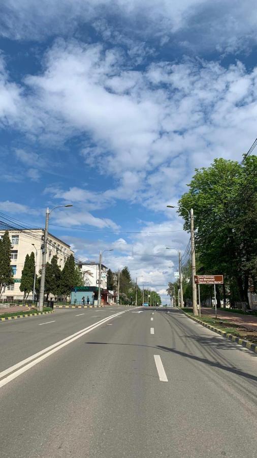 Best Apartment City Hall Suceava Bagian luar foto